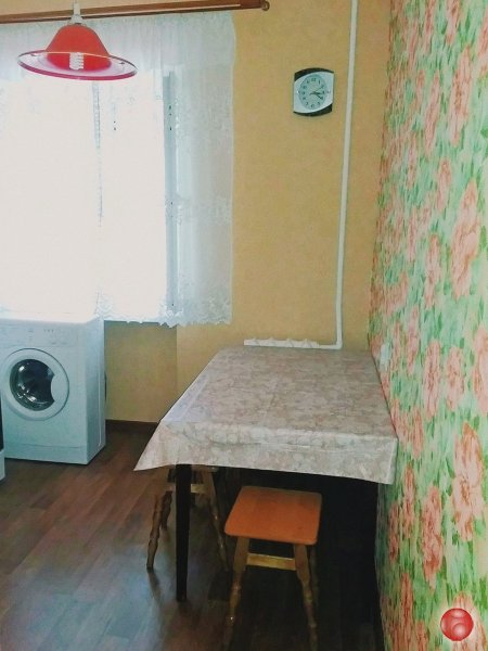 Посуточно уютная квартира на проспекте Стачки
